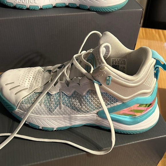 Adidas unisex basketball shoe - Picture 10 of 11